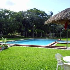 Parque Hotel Morro Azul - a 12 km do Parque dos Dinossauros