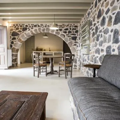 Moustafa Stone House，位于Emporeiós的酒店