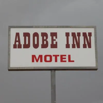 Adobe Inn Motel，位于Clint的酒店