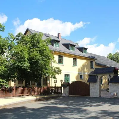 digitales Event & Hochzeitshotel Zum grünen Baum，位于Taltitz的酒店