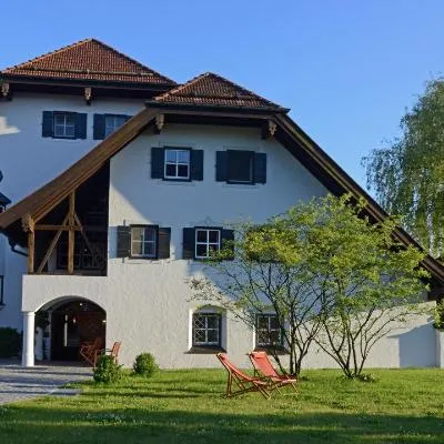 Hotel Gasthof Moosleitner，位于弗赖拉辛的酒店