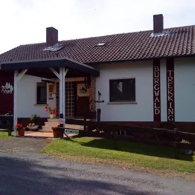 Gästehaus Burgwald-Trekking，位于Mittelsimtshausen的酒店