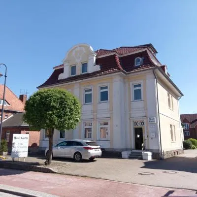 Hotel Garni "Villa am Schaalsee"，位于Zarrentin的酒店