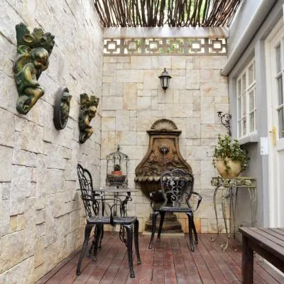 Versailles Self-Catering，位于惠灵顿的酒店
