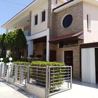 Andros Residence，位于利马索尔的酒店