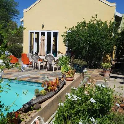 Steytlerville Villa Guest house，位于Steytlerville的酒店