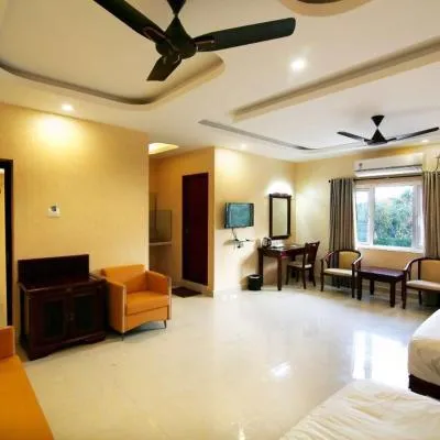 RB GRAND RESIDENCY，位于甘吉布勒姆的酒店