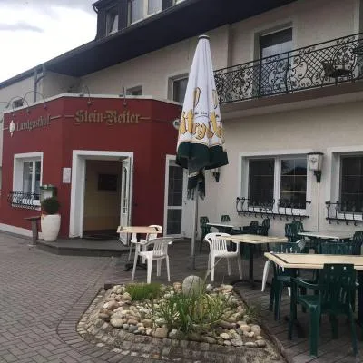 Gasthaus "Zur alten Dorfschmiede"，位于Metterich的酒店
