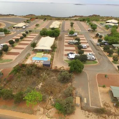 The Cove Holiday Village，位于Point Samson的酒店