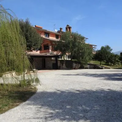 alloggio turistico confortevole Passo Corese，位于法拉因萨比纳的酒店