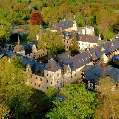 Zamek Kliczków，位于克里茨科的酒店