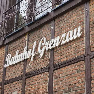 Bahnhof Grenzau，位于赫尔-格伦茨豪森的酒店