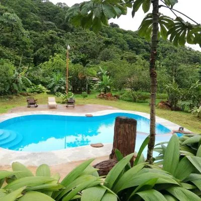Hotel Catarata Río Celeste，位于比加瓜的酒店