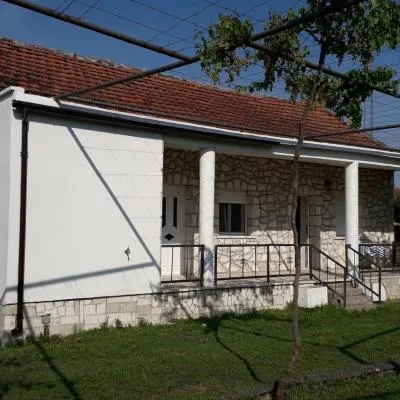 Kamena Kuca Family Rodin，位于查普利纳的酒店