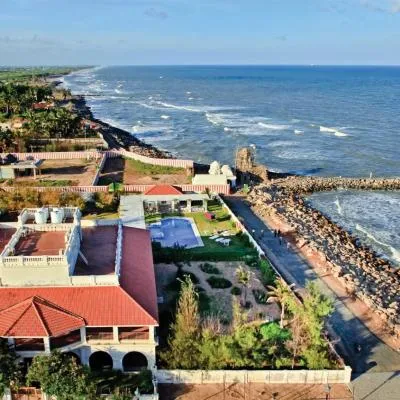 Neemrana's - Bungalow on The Beach，位于Tarangambādi的酒店
