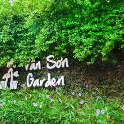 Van Son Garden - HomeStay，位于Hòa Lạc的酒店