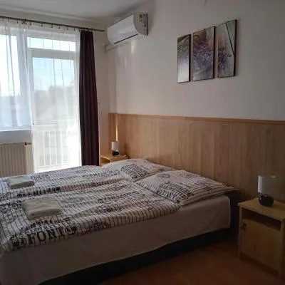 Napsugár Vendégház，位于Újudvar的酒店