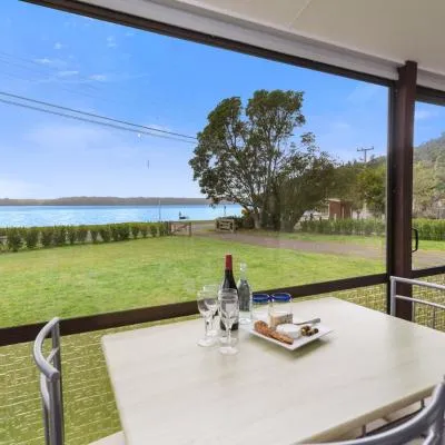 Relax Lakeside - Lake Rotoiti Bach，位于Rotoiti的酒店