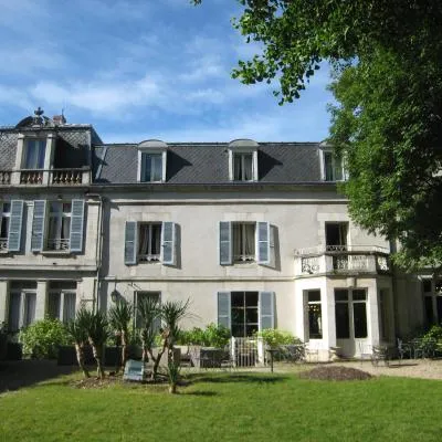 Hôtel Les Maréchaux，位于欧塞尔的酒店