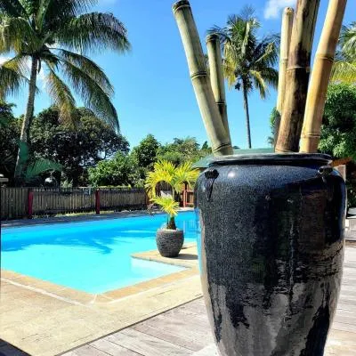 Les Bananes Vertes Ecolodges，位于圣克洛德的酒店