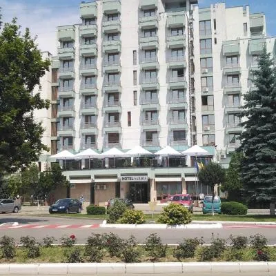 萨尔米斯酒店，位于德瓦的酒店