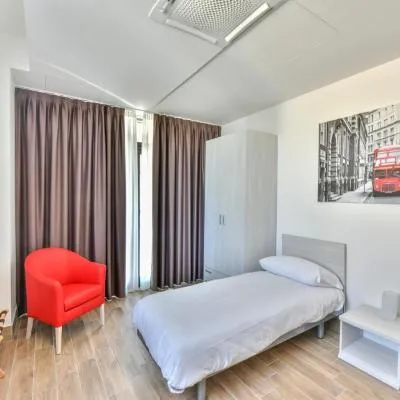 Happy Residence Milano Cesano Maderno，位于切萨诺马代尔诺的酒店