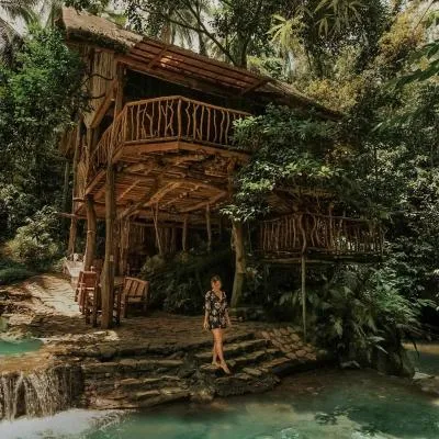 Treehouse de Valentine，位于Balamban的酒店