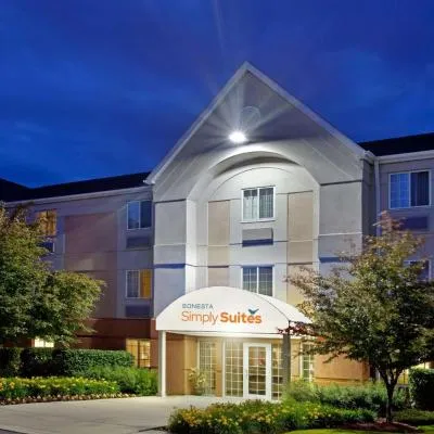Sonesta Simply Suites Chicago Waukegan，位于沃基根的酒店