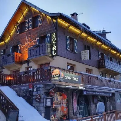 白雪酒店，位于瓦尔堡的酒店
