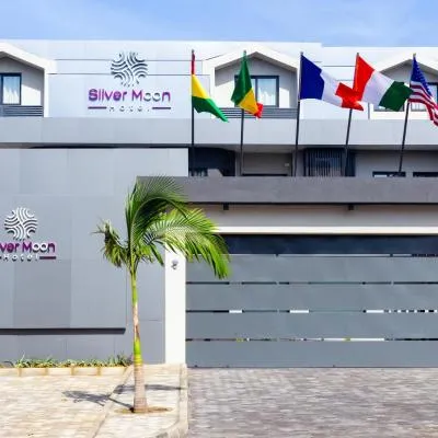 Silver Moon Hotel，位于阿比让的酒店