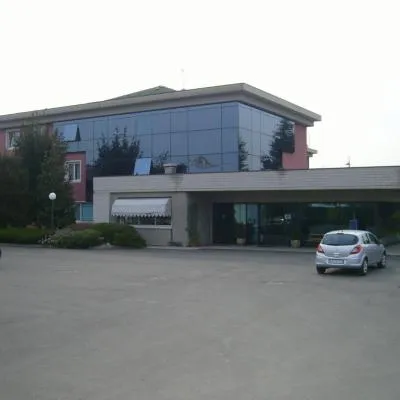 翠薇洛艺术酒店，位于特维罗的酒店