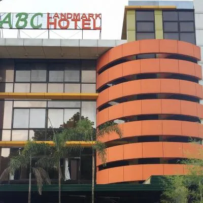 RedDoorz Plus @ ABC Landmark Hotel，位于Kidapawan的酒店