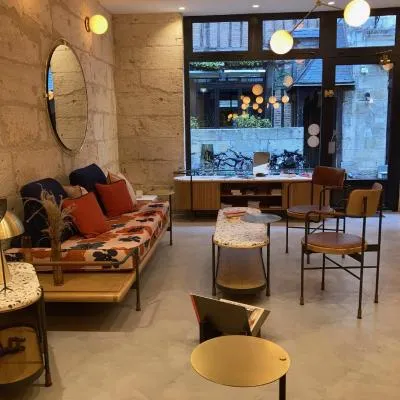 地址酒店，位于图尔的酒店