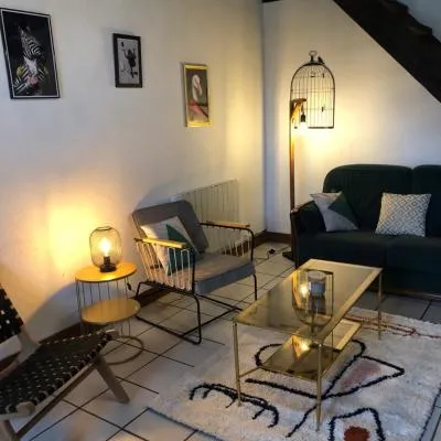 Gîte à la ferme chaleureux avec cheminée，位于Préveranges的酒店