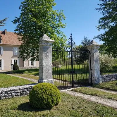 Domaine et Manoir du Picaud，位于莫内斯捷的酒店