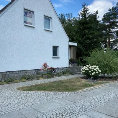 Ferienhaus am Bergl，位于Mücka的酒店