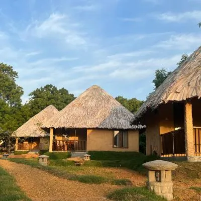 Saffron Lake Yala，位于蒂瑟默哈拉默的酒店