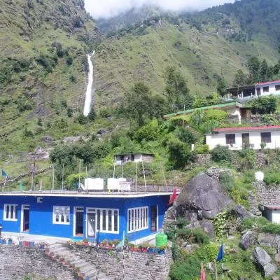 Green Mountain Homestay - Birthi Falls near Munsyari，位于Munsyari的酒店
