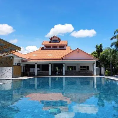 Ruenpruksa Resort，位于班武里府的酒店