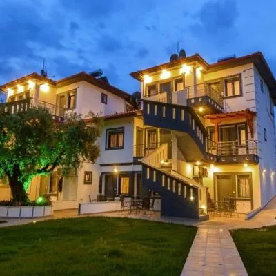 Bella Mare Villa Sithonia，位于Akti Salonikiou的酒店