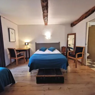 Logis Hotel Restaurant LA BARGUILLERE，位于圣皮埃尔德日瓦的酒店