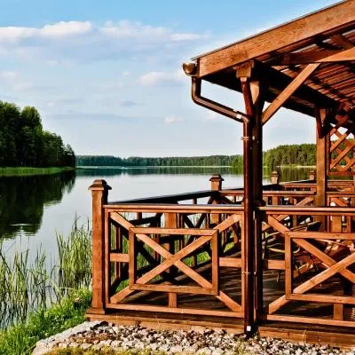 Domki Mazurskie w Ogrodach Złotej Łani Wiartel - Klimatyczne Apartamenty i Pokoje Widokowe，位于维亚特尔的酒店