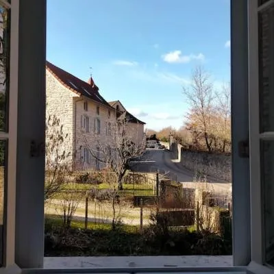 "Le Bohème", logement cosy, au calme，位于Vertrieu的酒店