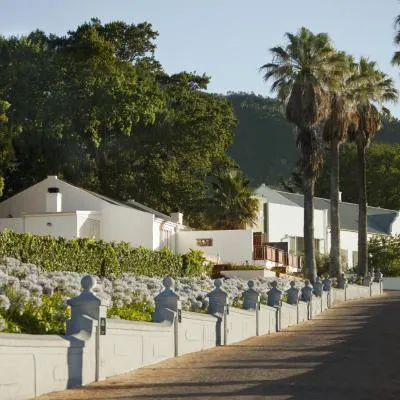 Val Du Charron Wine & Leisure Estate，位于惠灵顿的酒店