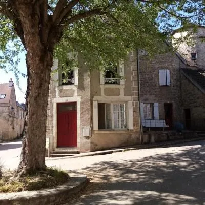 Gîte Sous L' Orme，位于Asquins的酒店