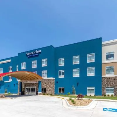 AmericInn by Wyndham Mountain Home，位于芒廷霍姆的酒店