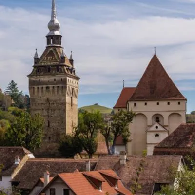 Castle View Saschiz - Traditional Guesthouse，位于Saschiz的酒店