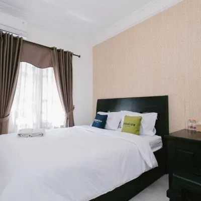 Urbanview Hotel Sultan Palace Malang by RedDoorz，位于Dau的酒店