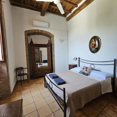Villa fino 31 Posti - Vista Unica sulla Valle - Assisi Perugia，位于Pianello的酒店