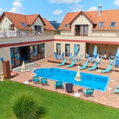 Boni Családi Wellness Hotel，位于佐洛卡罗斯的酒店